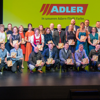 Herzlichen Glückwunsch! Die ADLER-Jubilare wurden für ihre Unternehmenstreue geehrt.  | © ADLER