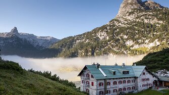 Adler Mit Dem Hubschrauber Zum Fensterln News Adler